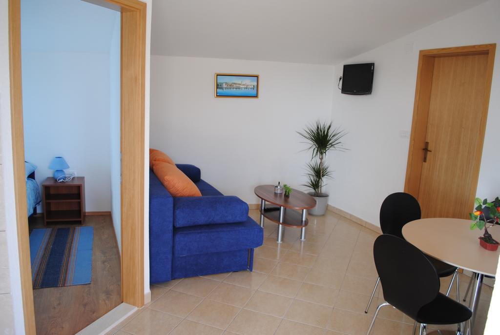 Apartments Kairos - Bili 9 Kastela Bilik gambar