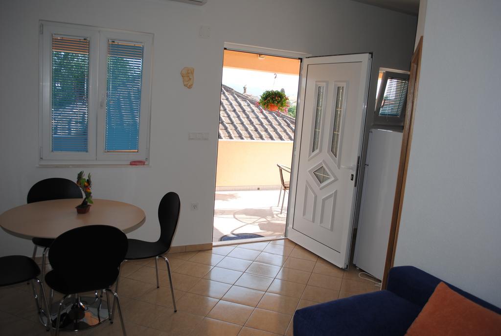 Apartments Kairos - Bili 9 Kastela Bilik gambar
